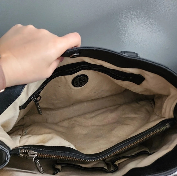 Tory Burch Hudson Bay Robinson Leather Tote - Picture 11 of 11